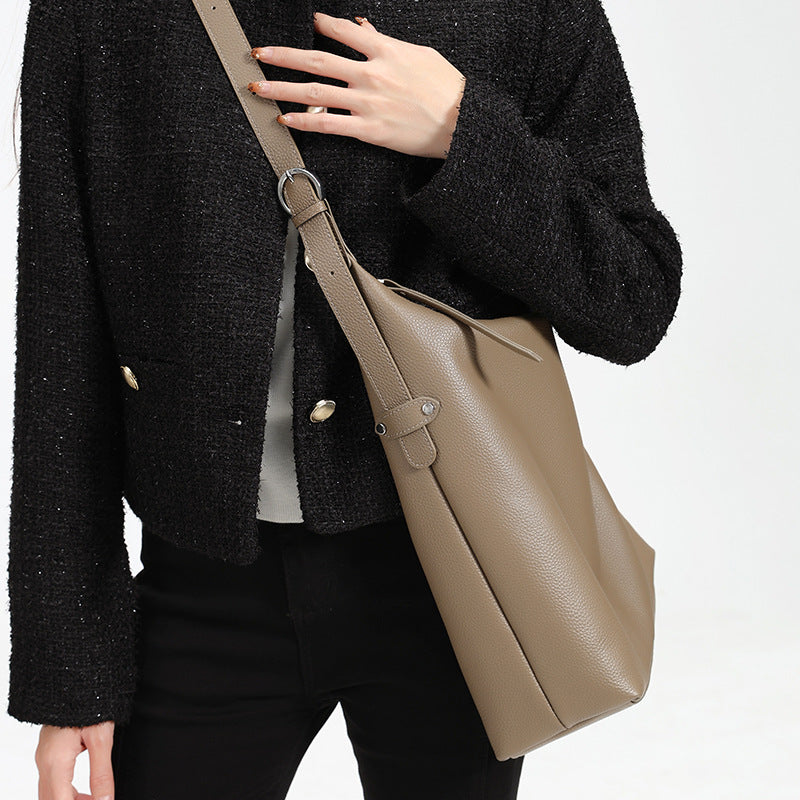 Womens Versatile Large-Capacity Genuine Leather Shoulder Bag