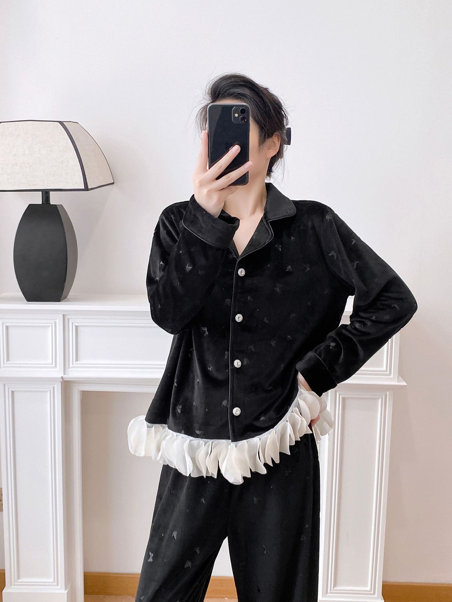 Thickened, Heat-retaining French-style Butterfly-embossed Loungewear Set For Both Indoor And Outdoor Wear
