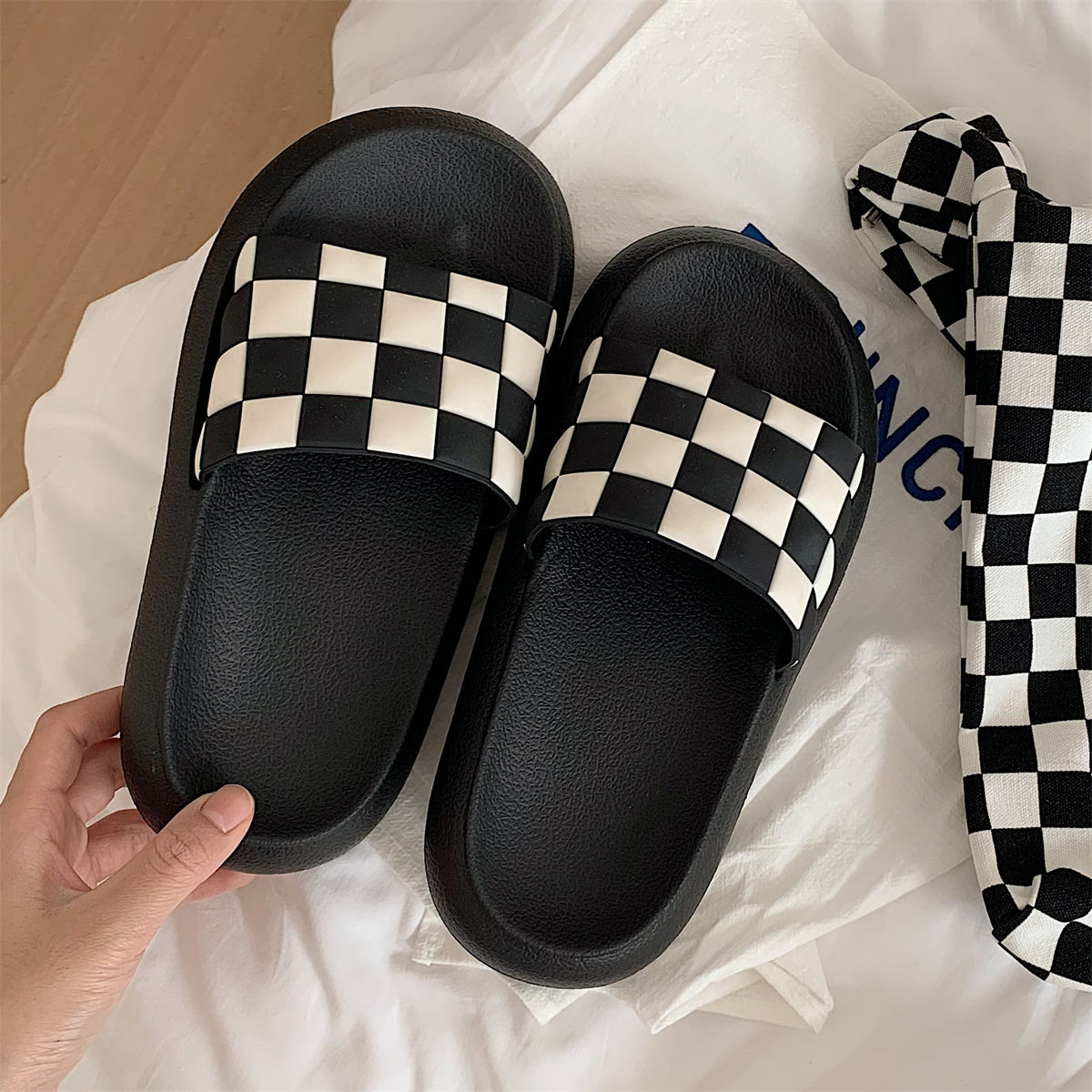Non-slip Outer Wear Soft Bottom Checkerboard Sandals