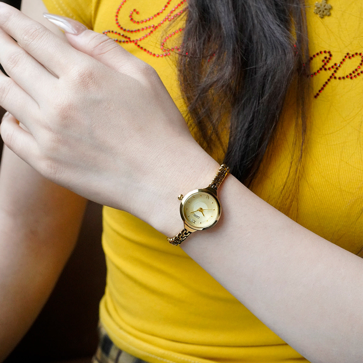 Mid-range Light-luxury Niche Quartz Bracelet Watch With A Sophisticated Versatile Compact And Refined Design