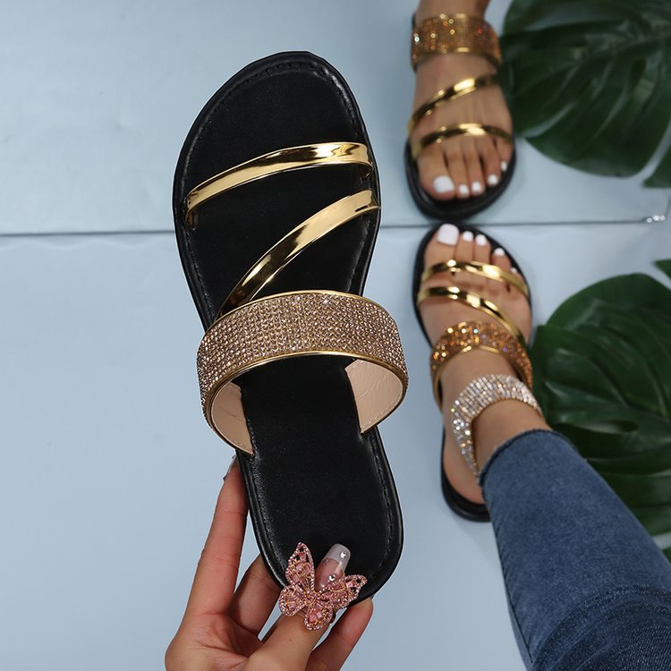 Moderigtige flade slippers med diamantdetaljer