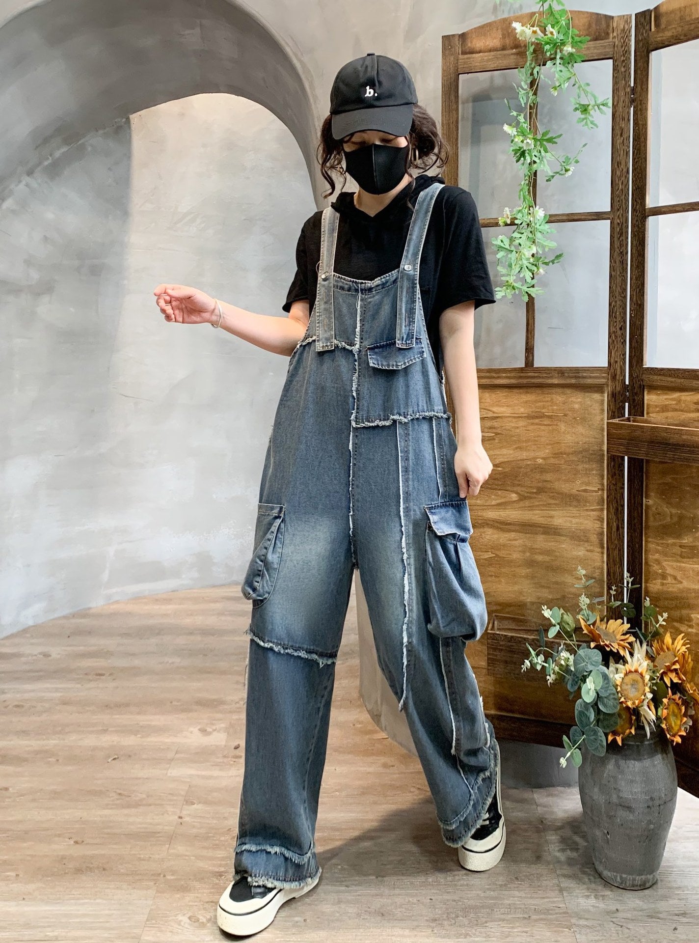 Retro Pocket Raw Edge Denim Suspender Pants For Women