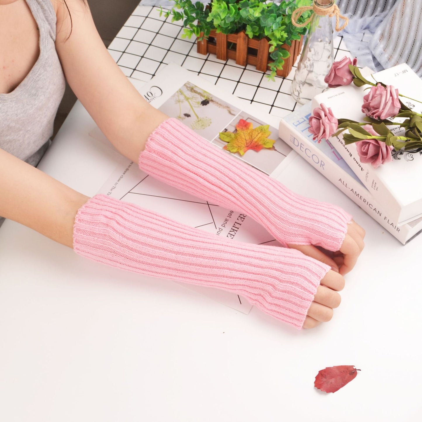 Women Knitting Warm And Simple Arm Cover