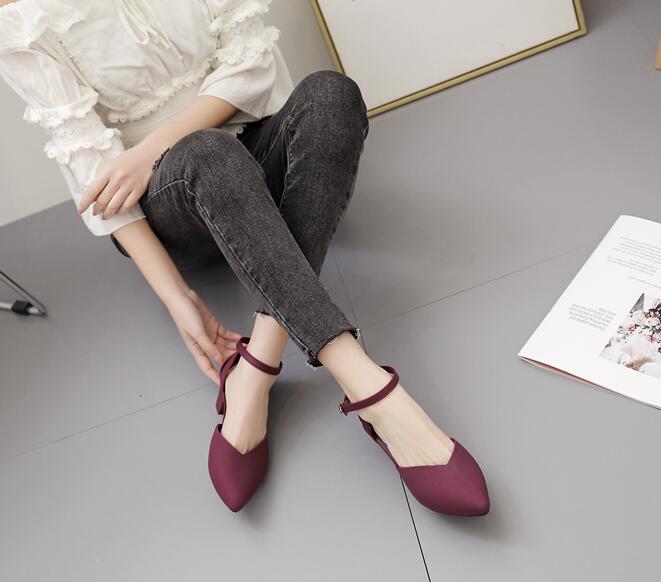 Pointed Shallow Mouth All-match Thick Heel Buckle Sandals
