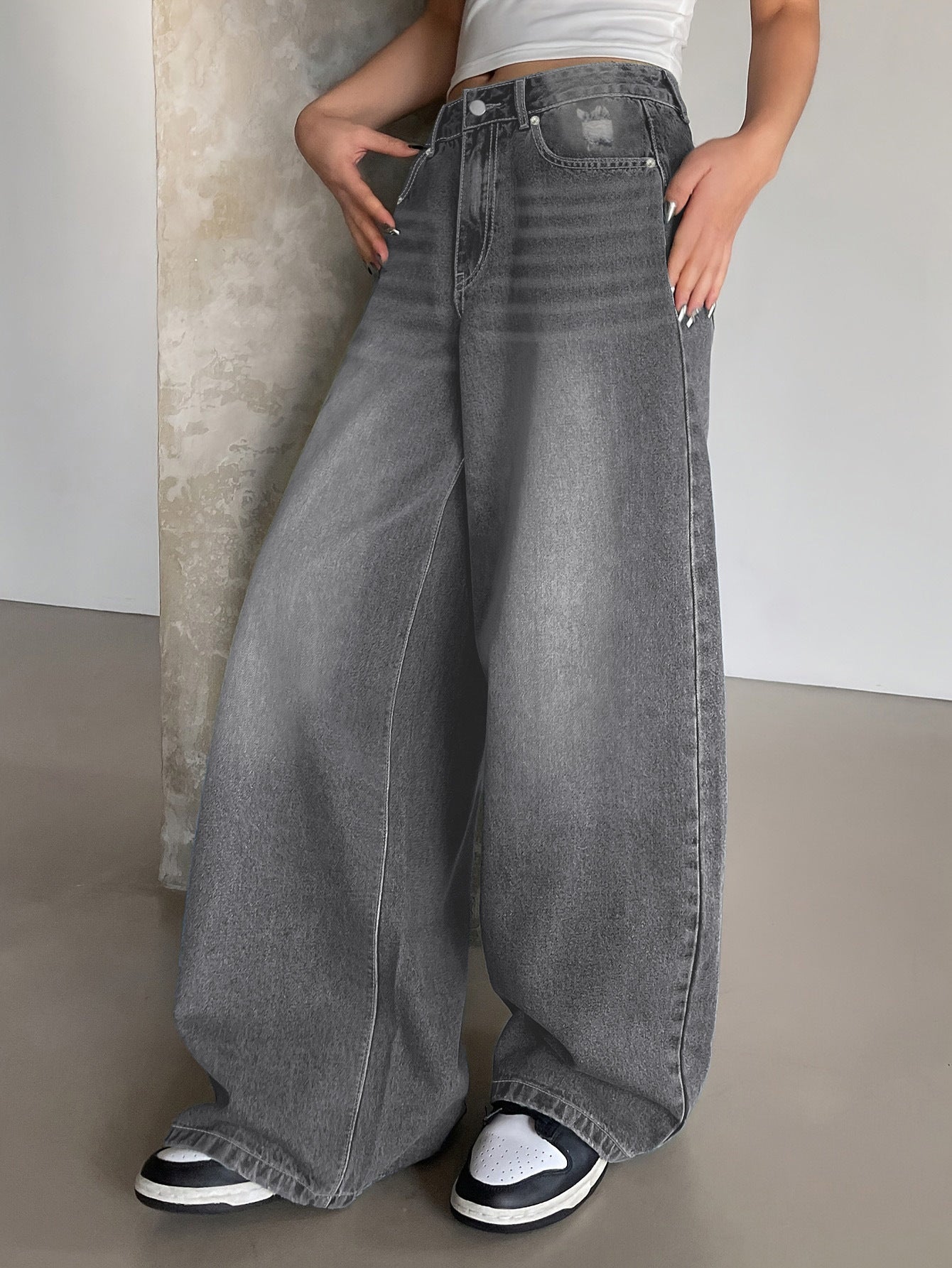 Vandvaskede blå ekstra lange jeans med brede ben og gulvlængde