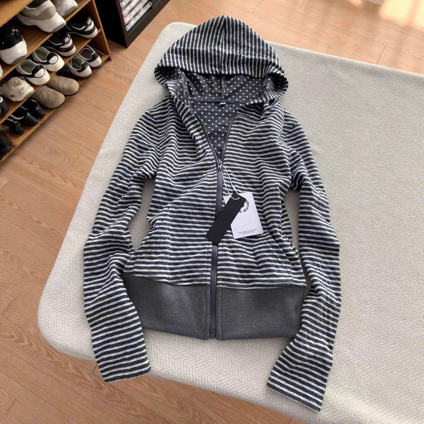 Womens Slim-fit Striped Hoodie With A Regular Shoulder Line For A Slimming Look