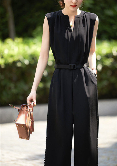 Elegant Ensfarvet Slankende Jumpsuit Til Kvinder