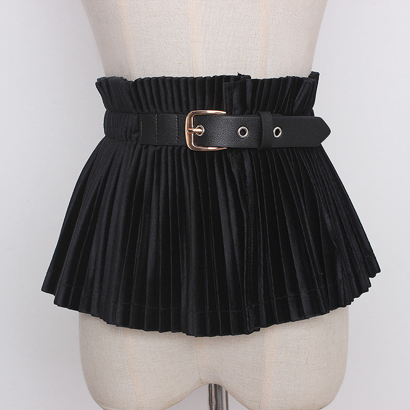 Autumn And Winter New Belt Buckle Design Retro Velvet Pleated Skirt Style