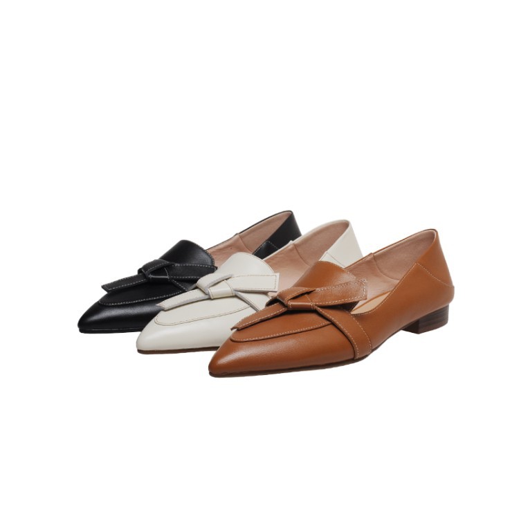 Full Leather Shoes With Pointed Bow