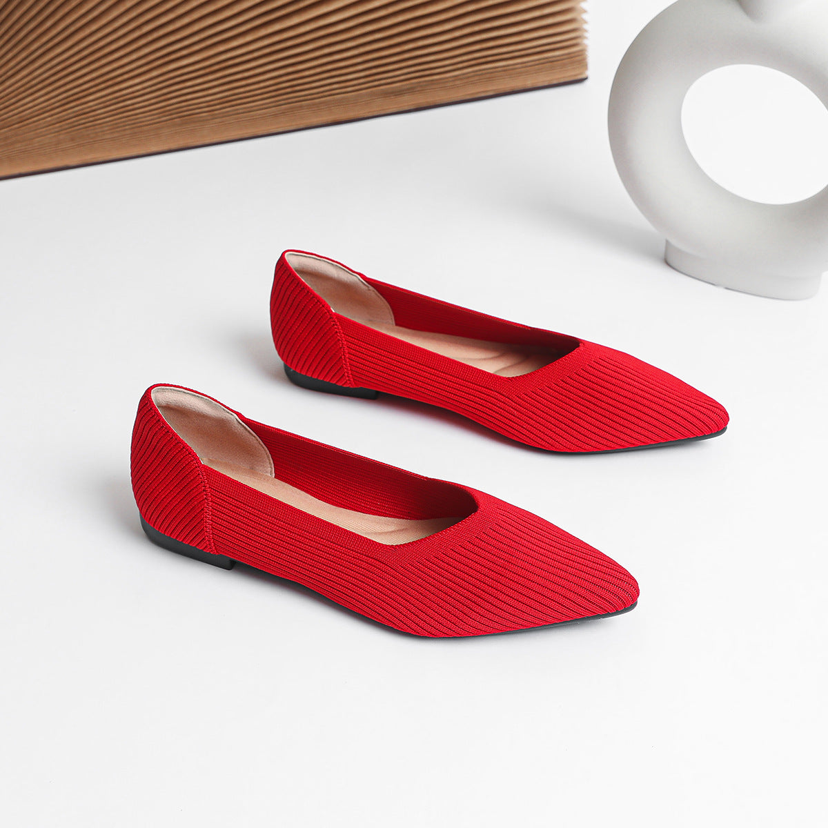 Knit Breathable Shallow Mouth Pointed Flat Bottom Pumps