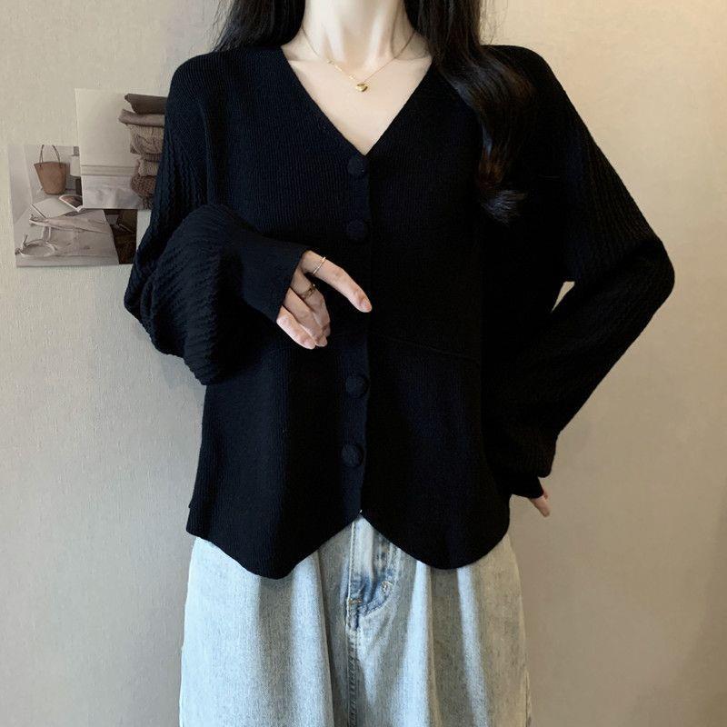 Women's V-neck Soft Slim-fitting Straight Shoulder Knitted Cardigan Top