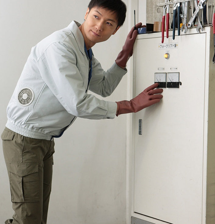 Summer refrigeration air conditioning service cooling fan clothes charging welder outdoor high temperature heatstroke site work clothes men and women