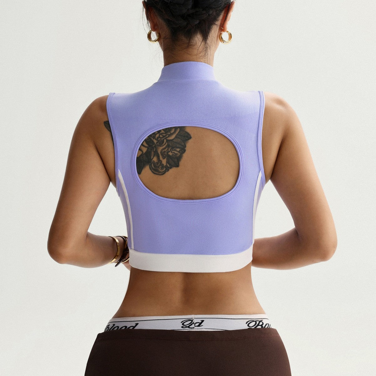 Womens Hollowed-Out Back Yoga And Fitness Top For Europe And The US