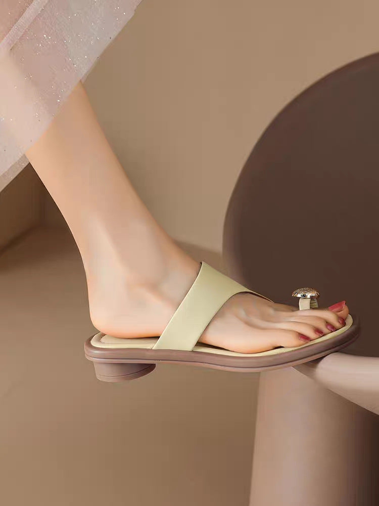 Round Buckle Toe Covering Casual Outdoor Slippers