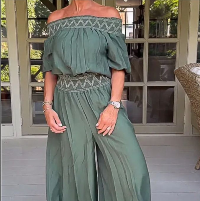 Women's Fashion Solid Color Off-shoulder Wide-leg Jumpsuit