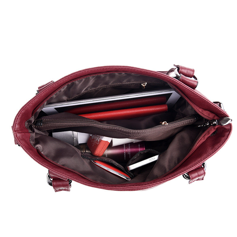 One shoulder bag for middle-aged ladies
