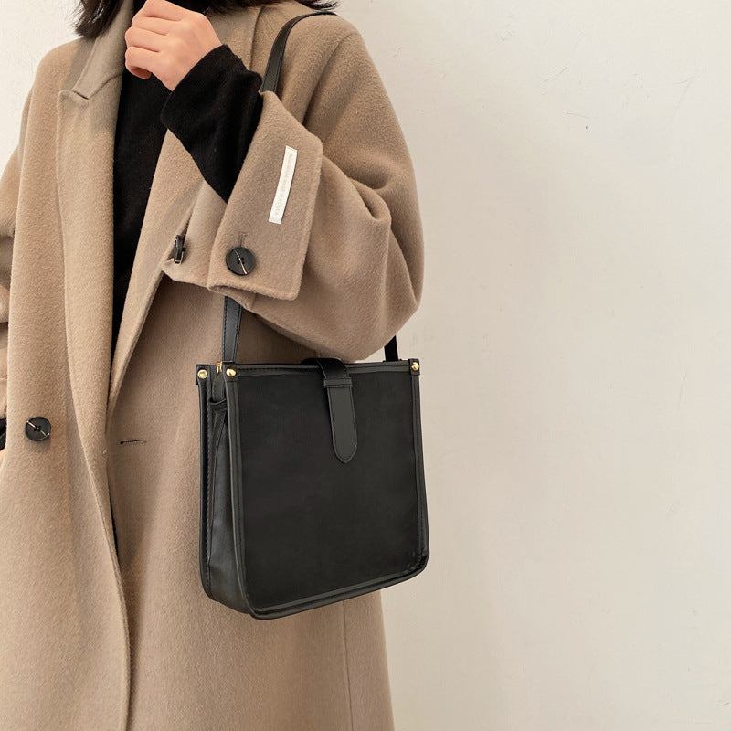 Women's Fashion Retro Large Capacity Shoulder Bag