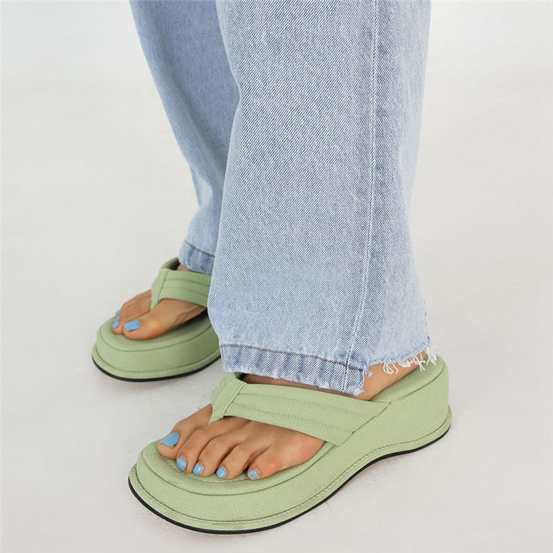 Casual And Comfortable Outer Wear Trendy Sandals And Slippers