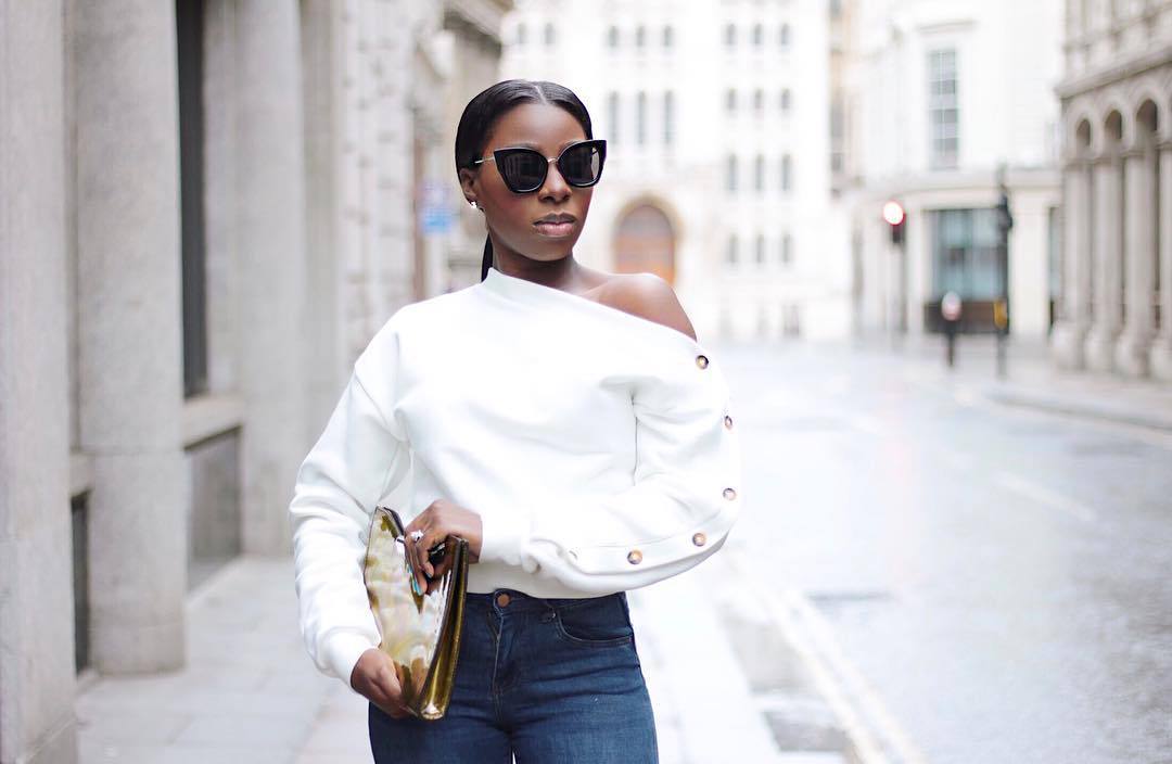 Sexy Off-shoulder Off-shoulder Personalized Buckle Sleeve Sweater