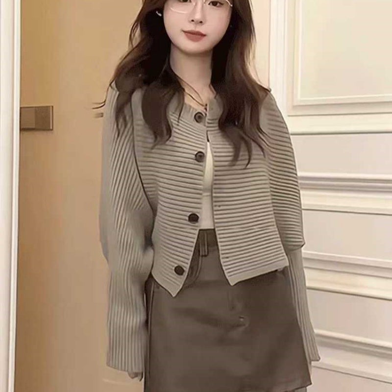 Early Autumn Women's Classic Style Short Knitted Cardigan Jacket