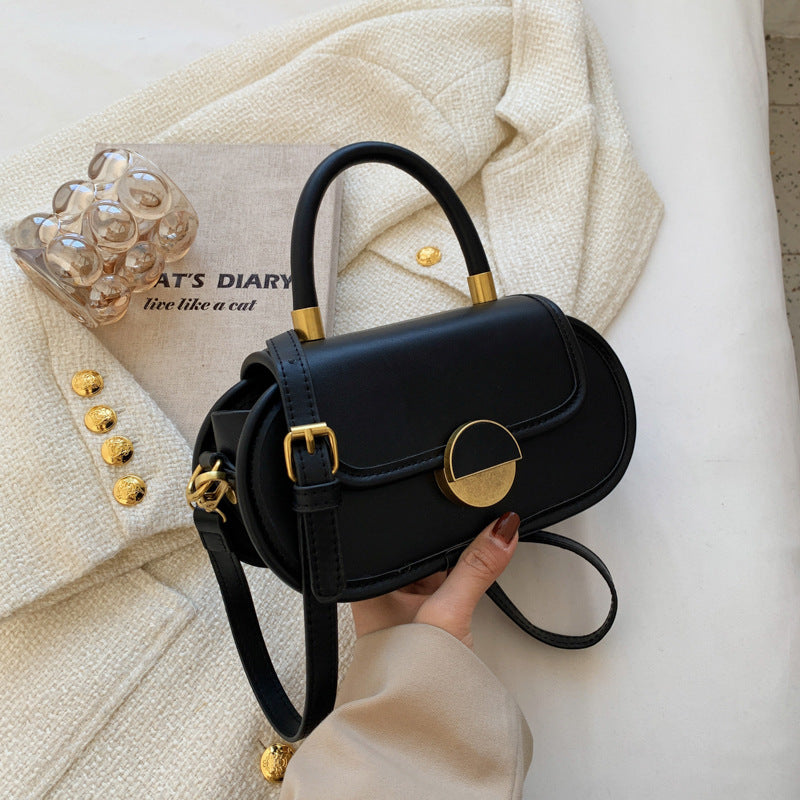 Women's Retro Popular Shoulder Bag Large Capacity