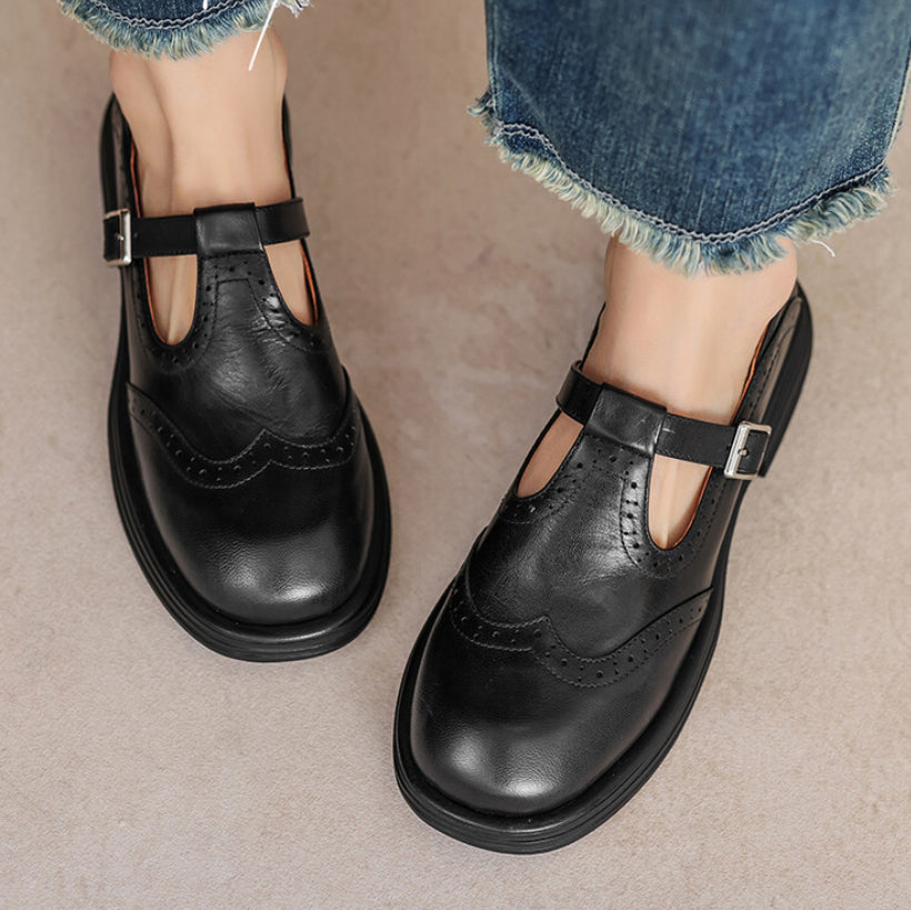 Women's Carved Chunky Heel Platform Round Toe Leather Shoes