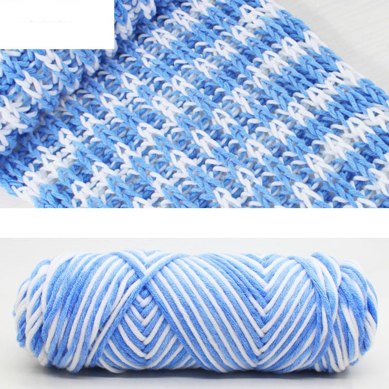 Hand-knitted scarf line