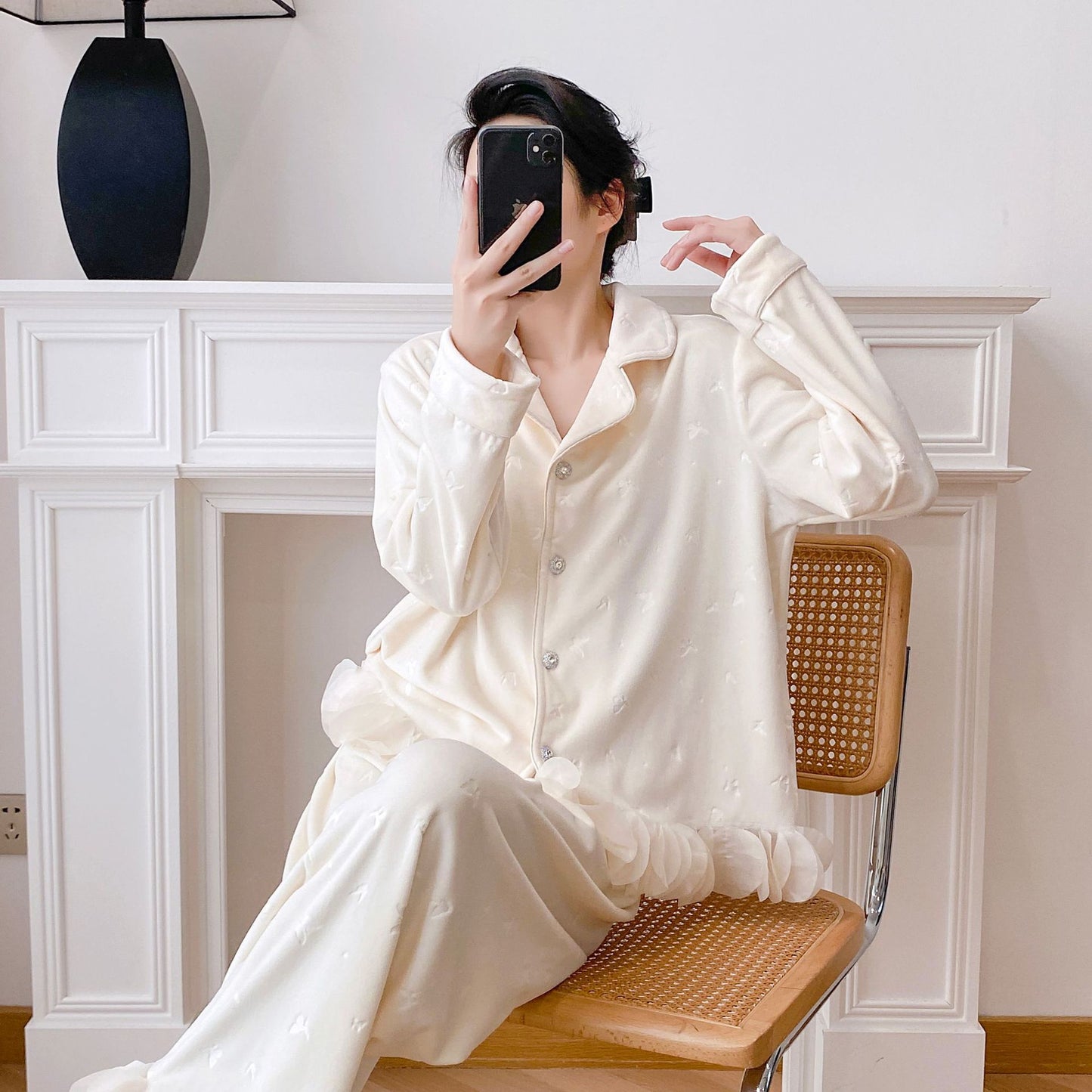 Thickened, Heat-retaining French-style Butterfly-embossed Loungewear Set For Both Indoor And Outdoor Wear