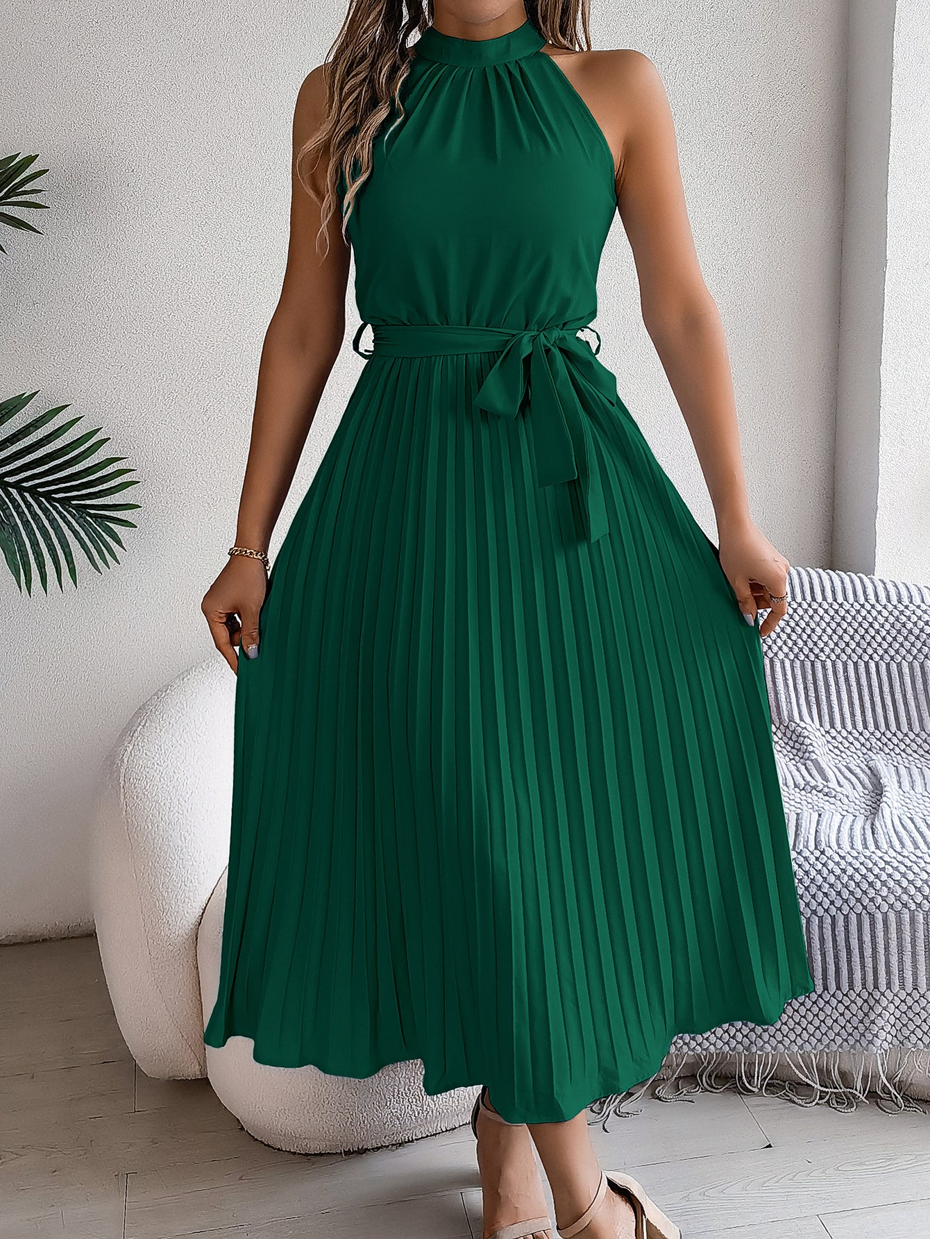 Women's Elegant Stand Collar Sleeveless Tie Waist Pleated Maxi Dress