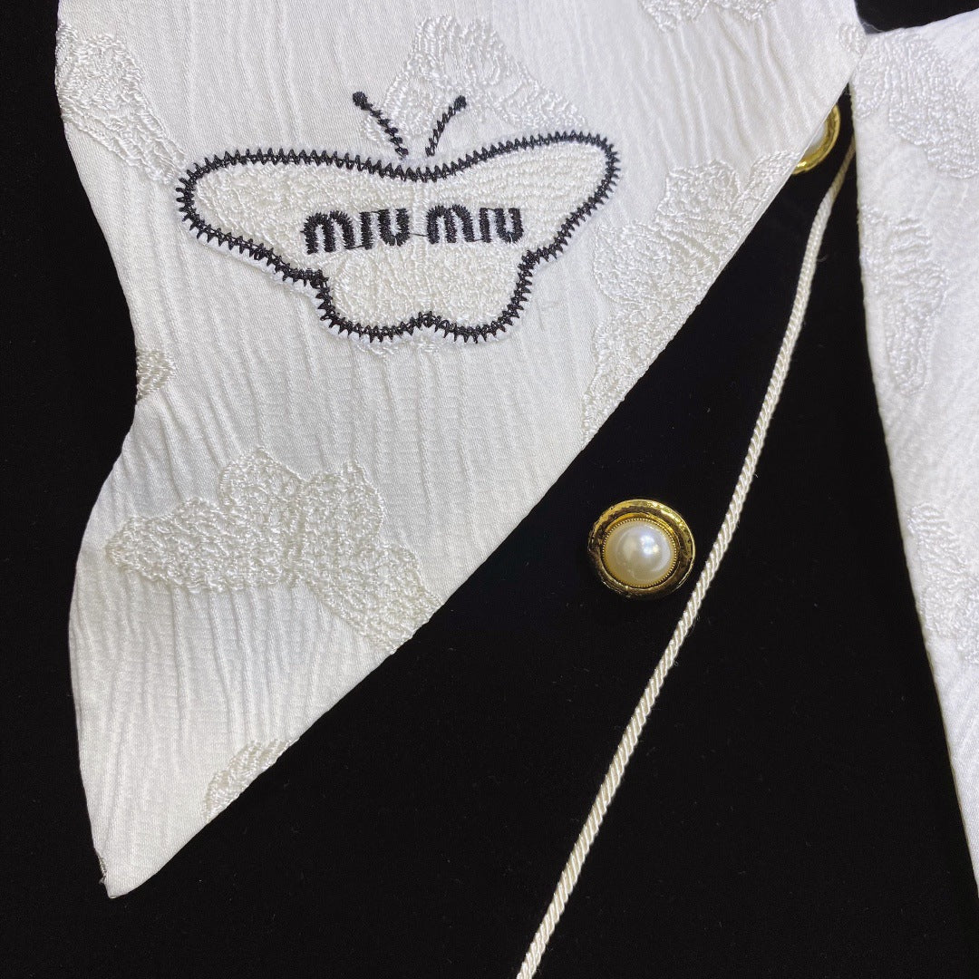 Letter Jacquard Embroidered Butterfly Collar Jacket