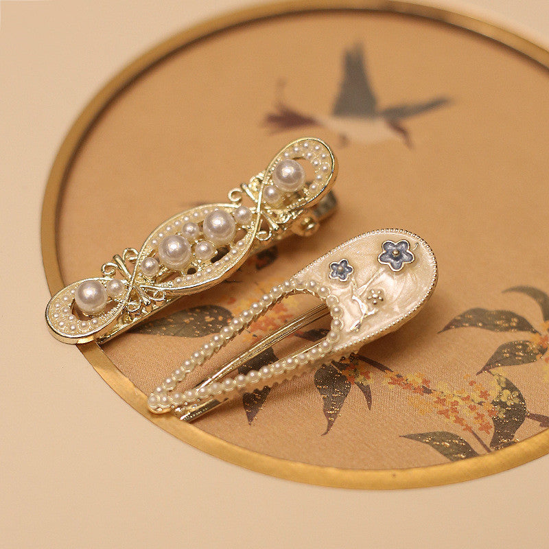 Hollow Baroque Classical Mini Flowers
