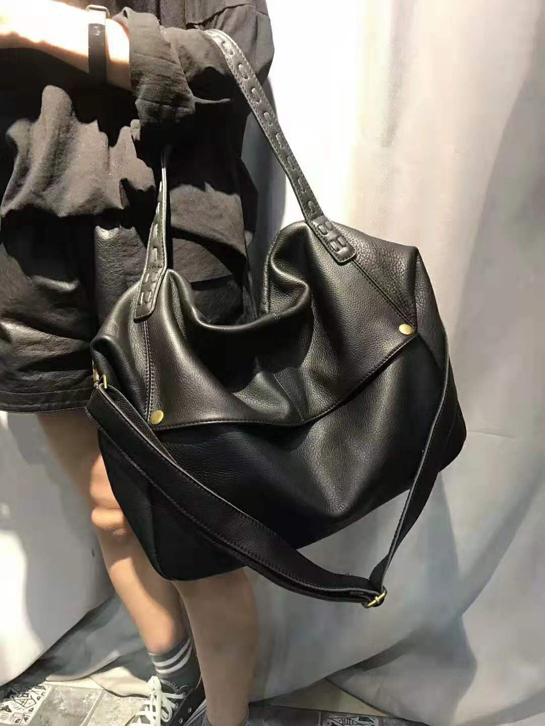 Top Layer Cowhide Large Capacity Shoulder Bag