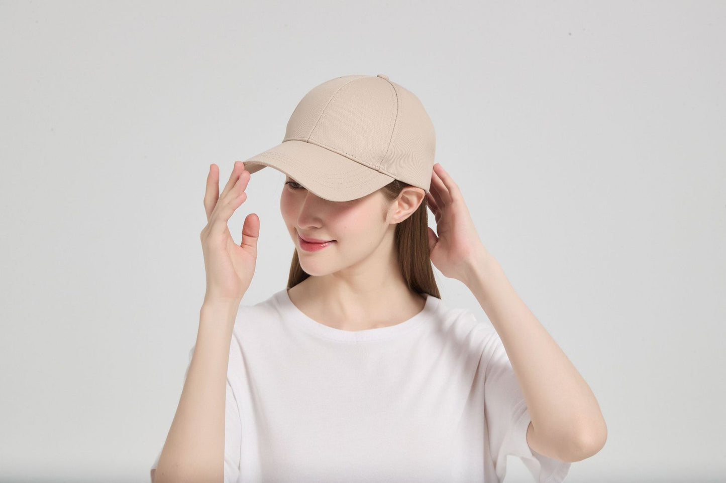 Baseball Cap With A Cotton-silver-fiber Fabric Lining For Electromagnetic Wave Shielding