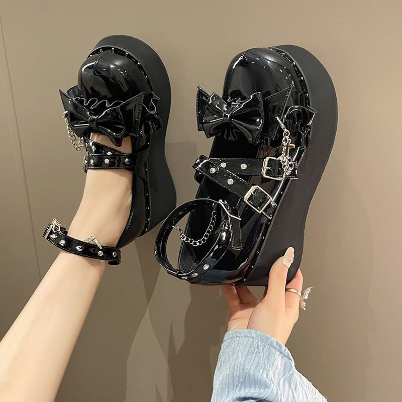 Women's Bow Chain Rivet British Style Small Leather Shoes