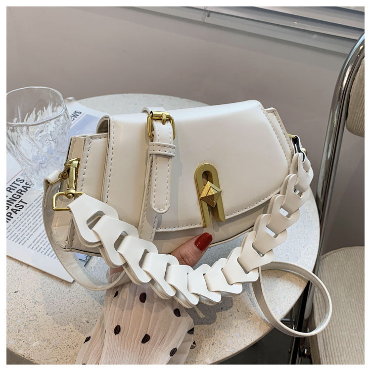 Spring New Style Woven One-shoulder Handbag Simple Cross-body Saddle Bag