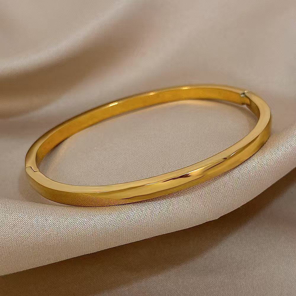 Enkelt Glat Buet Solid Oval Armring