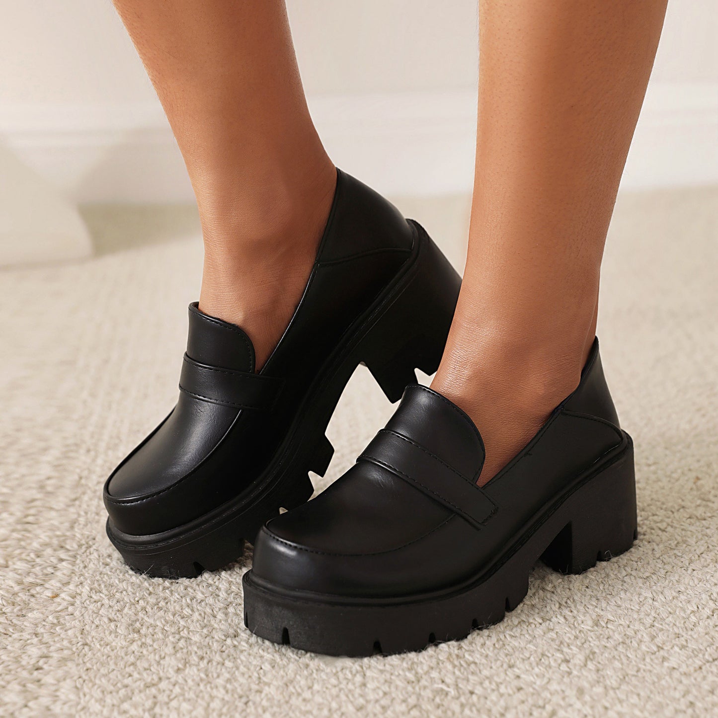 Autumn Thick Bottom Platform Shoes Women's Shoes Simple Retro  40-43 Plus Size
