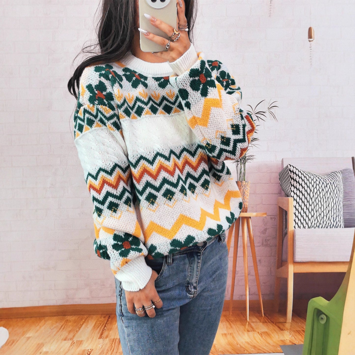 Vintage Jacquard Knitted Round Neck Long Sleeve Women's Sweater