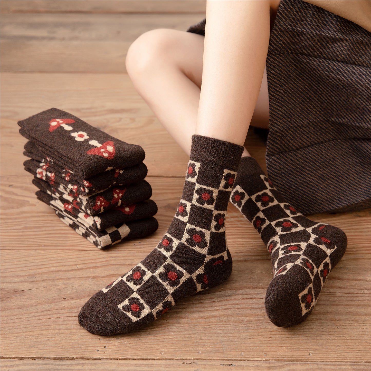 Medium Tube Thickened Brown Small Mushroom Wool Women's Socks