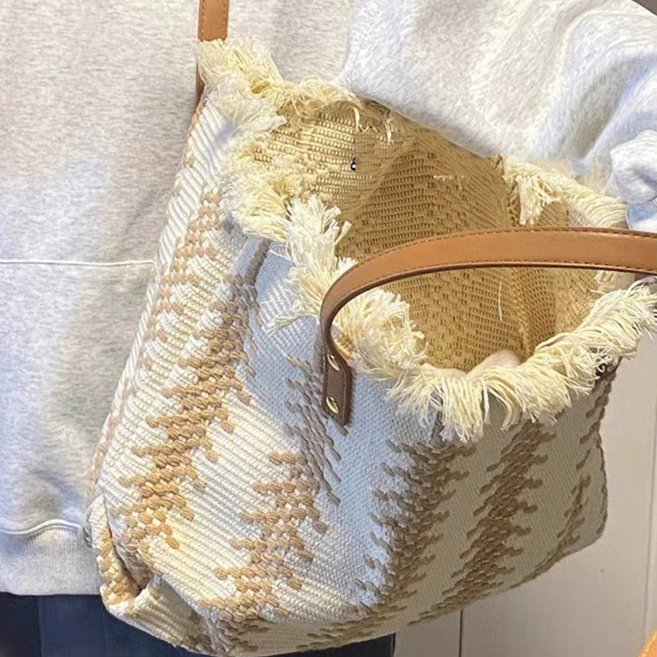 Large Capacity Casual And Versatile Korean College Style On The Shoulder Tote Bag
