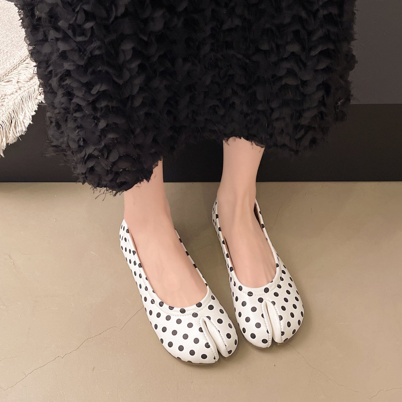 Slide-on Toe-separating Flat Shoes