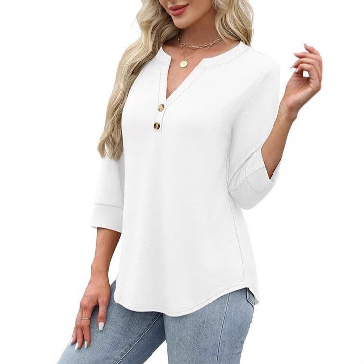 Løs Plus-Size T-shirt til kvinder med V-udskæring og trekvartærmer med knapper