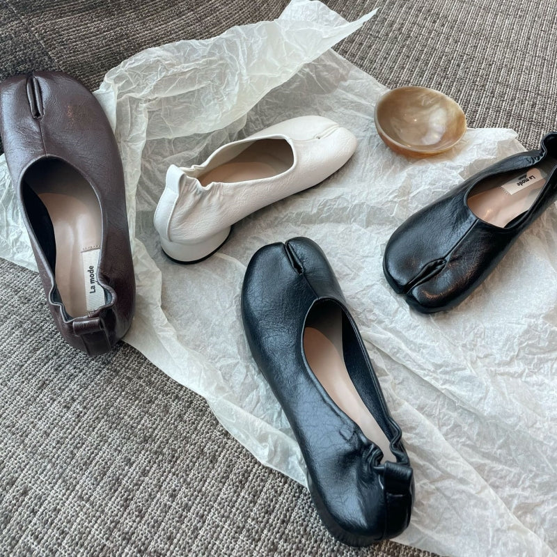 Split-toe Shoes Trotter Horseshoe Pumps