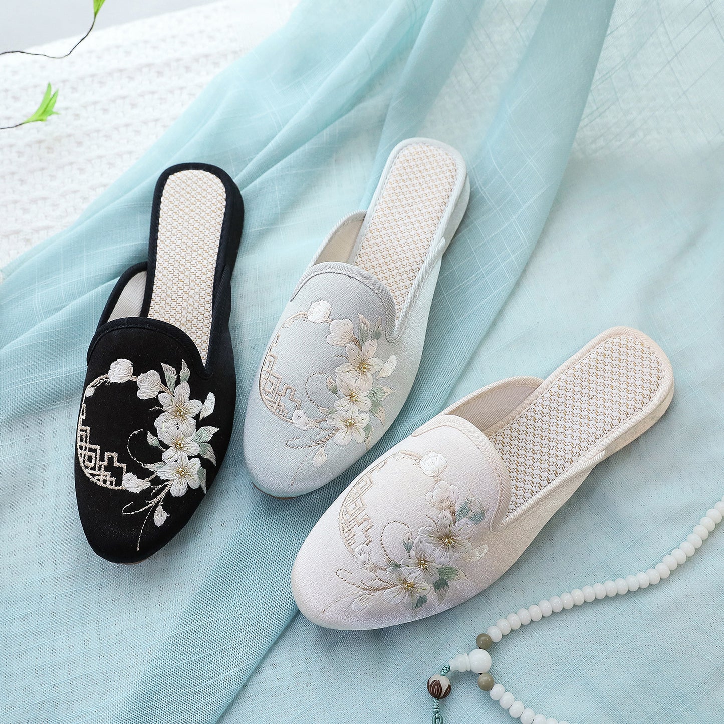 Women's Mercerizing Satin-surface Embroidered Slippers