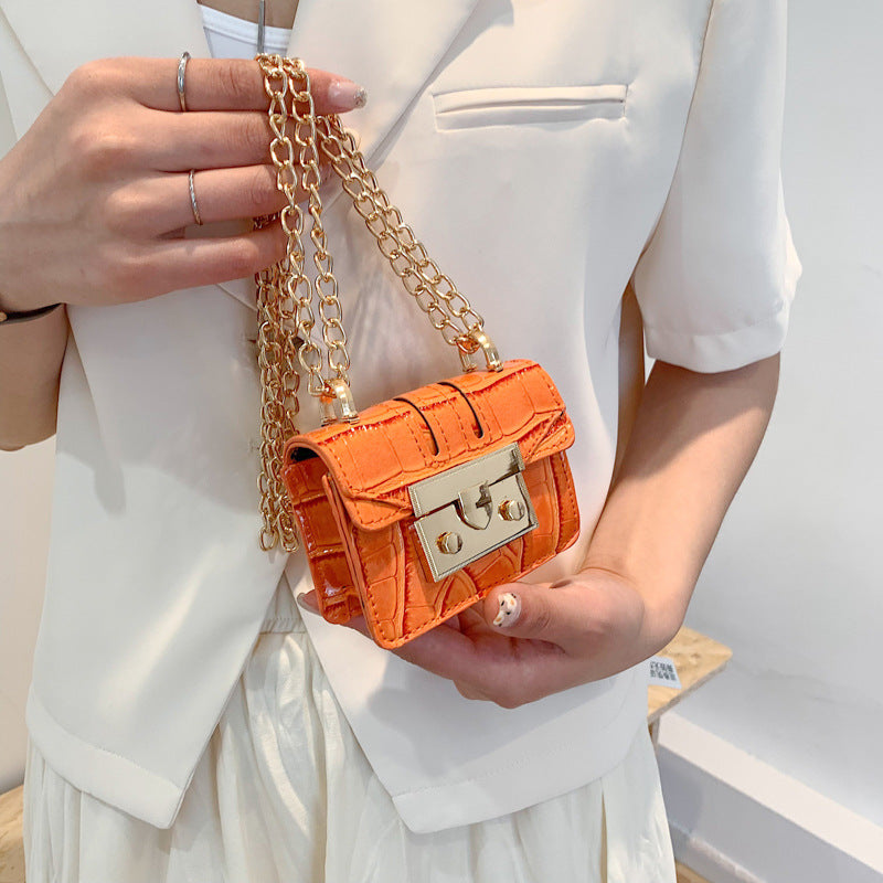New Trendy Patent Leather Fashion Chain Messenger Bag
