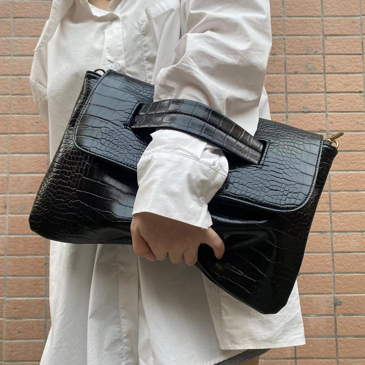 Large Capacity Briefbag