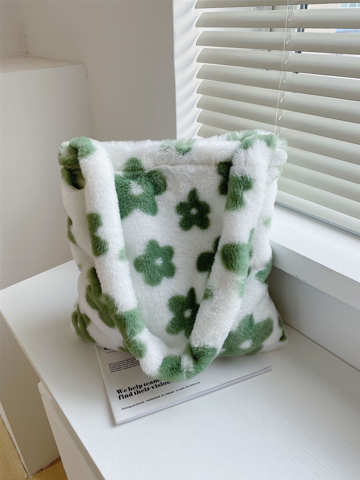 Girl's Cute  Casual Plush Bag