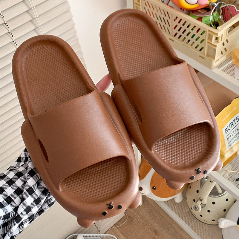 Wearing Thick-soled Sandals And Slippers At Home And Indoors In Summer