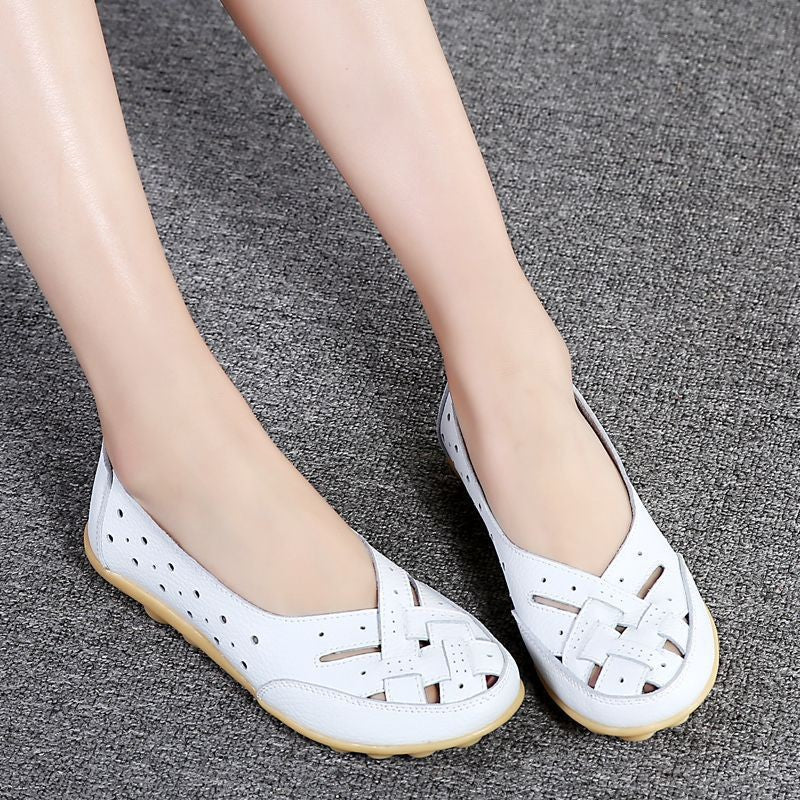 Women's Middle-aged And Elderly Hollow Hole Flat Gommino Round Head Soft Bottom