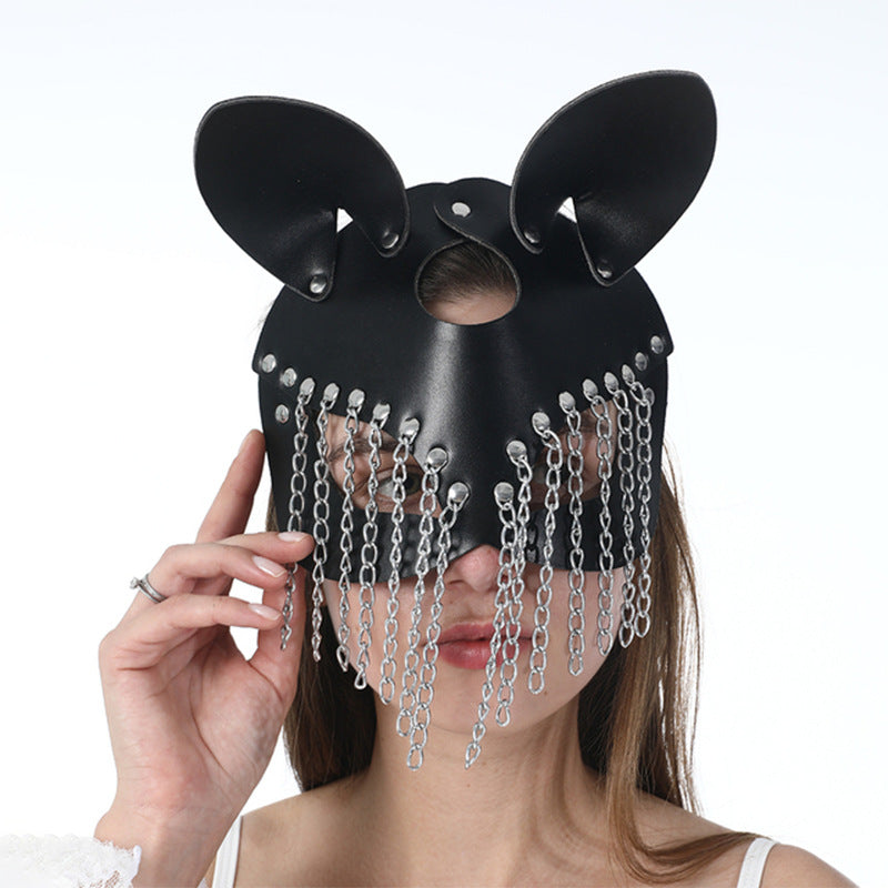 Kvindelig minimalistisk kreativ hjemmelegetøj læderansigtsmaske